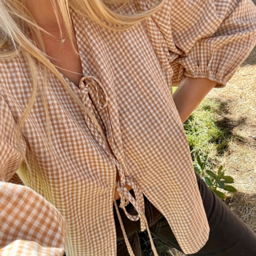Honeydove Vintage Puff Sleeve Tie Top